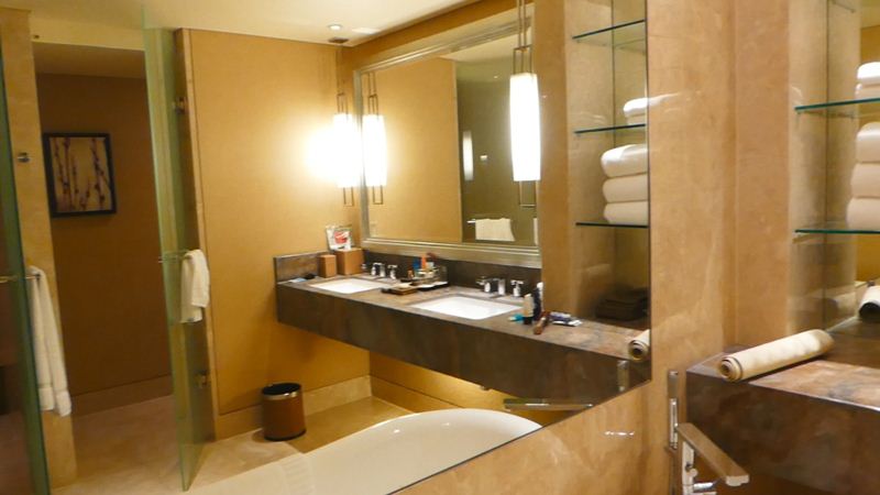 Marina Bay Sands hotel Singapore, bathroom virtual tour