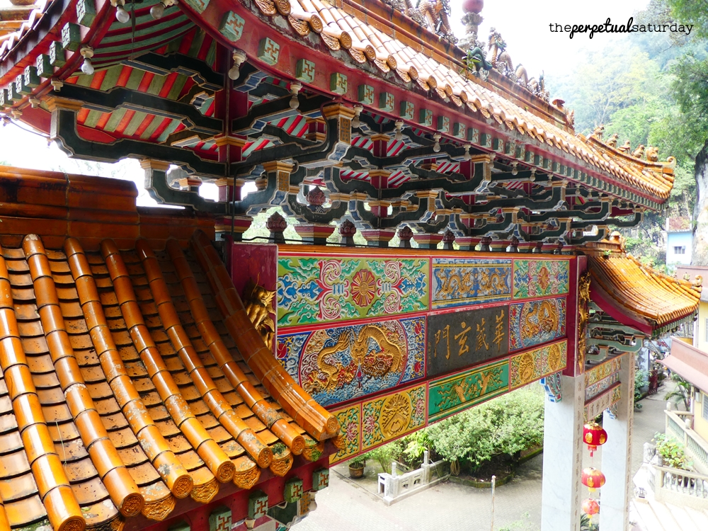 Sam Poh Tong temple