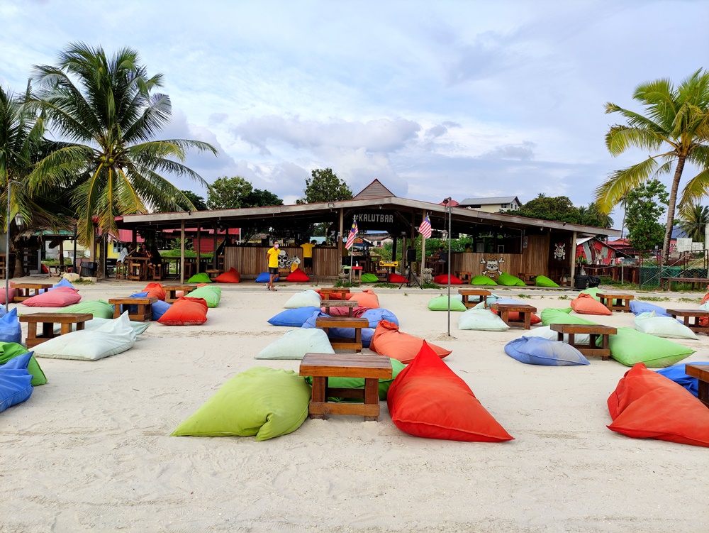 Kalut Cafe N Bar Langkawi Cenang Beach, Bars on Cenang Beach