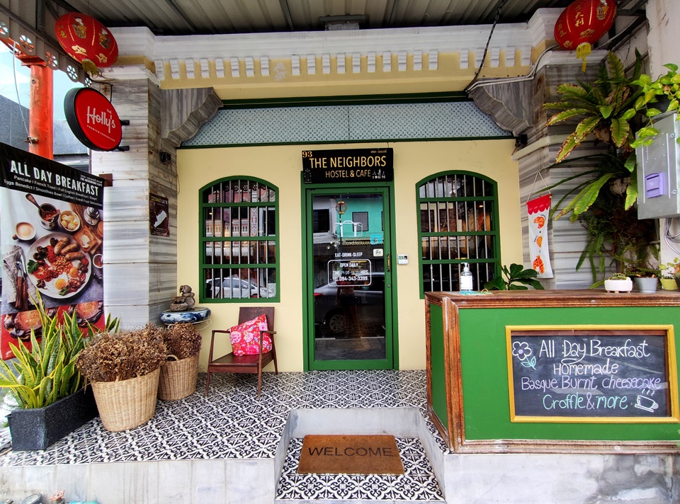 The Neighbours Cafe Phuket Old Town Thailand, Best breakfast places in phuket