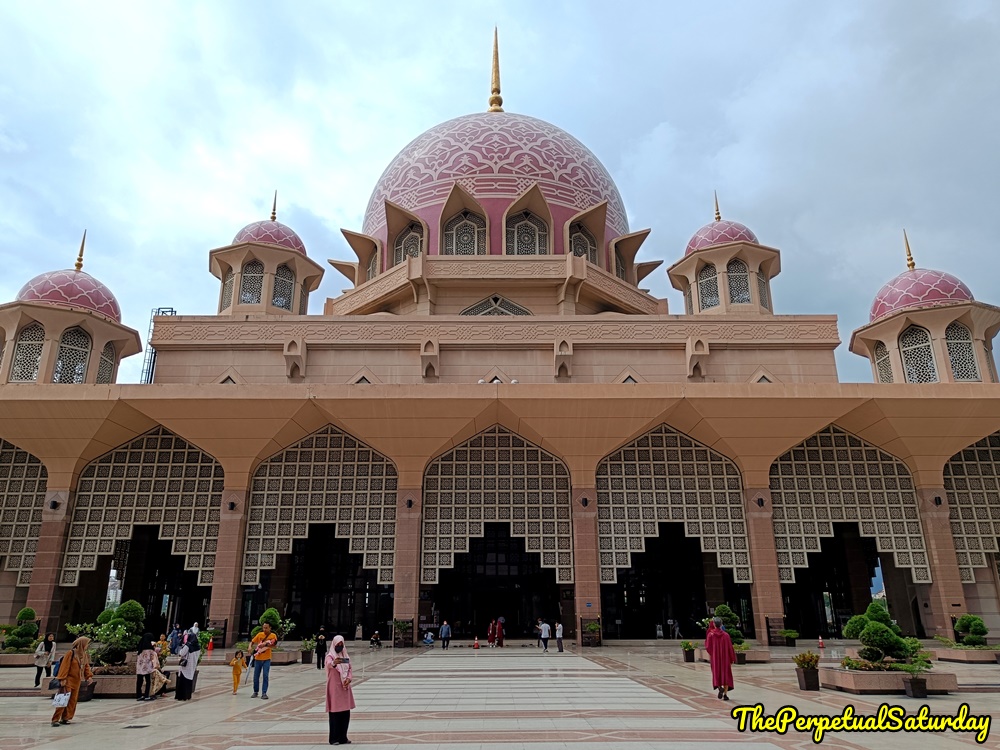 Putra mosque hours and price