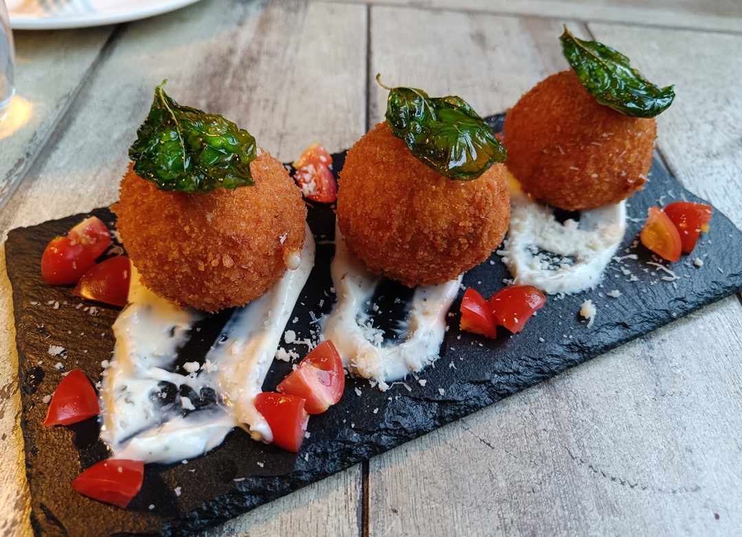 Luretta DOP, 1 Utama Mall