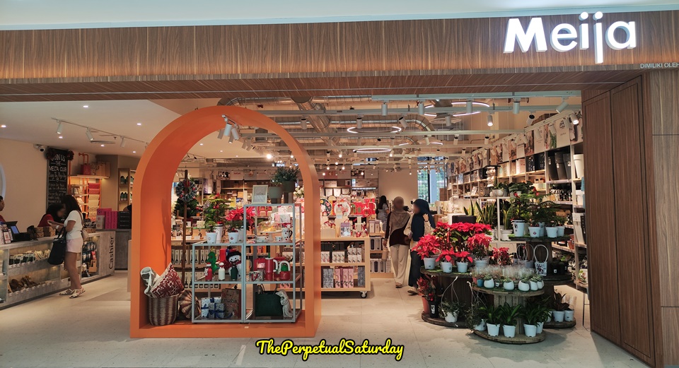 Shopping at KLGCC Mall